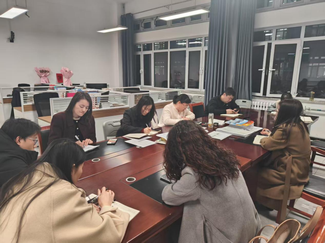 两会精神进校园  真抓实干建新功